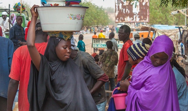 Women at market, Niger