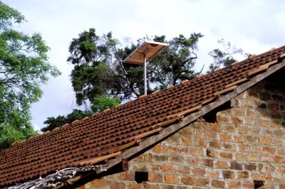 Solar panel on rooftop in Sri Lanka. Photo: Dominic Sansoni / World Bank