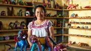A micro-entrepreneur shows her handiwork in Mexico. Photo: Francisco Javier Soto Plascencia, 2016 CGAP Photo Contest